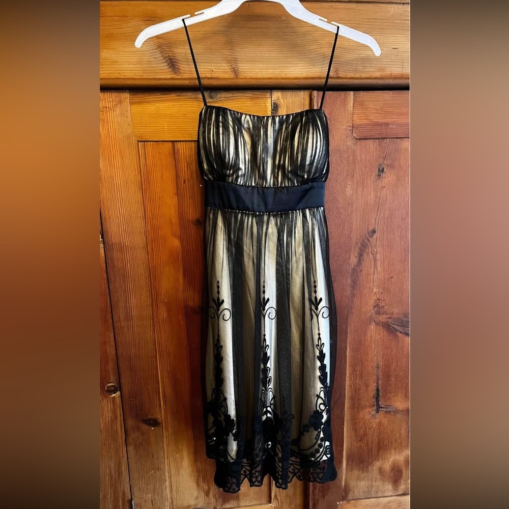 Women’s Super Cute Dress Size 8!!